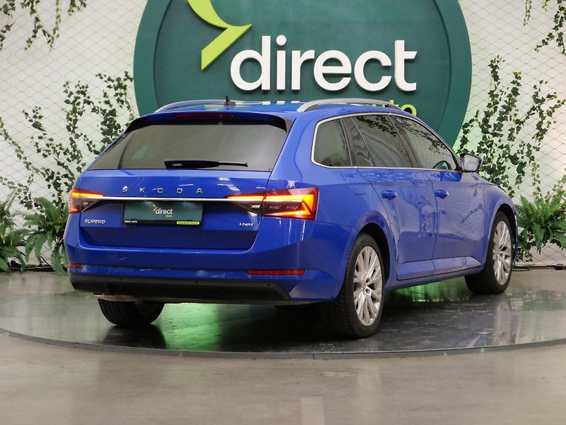 Škoda Superb - fotka 2 z 26