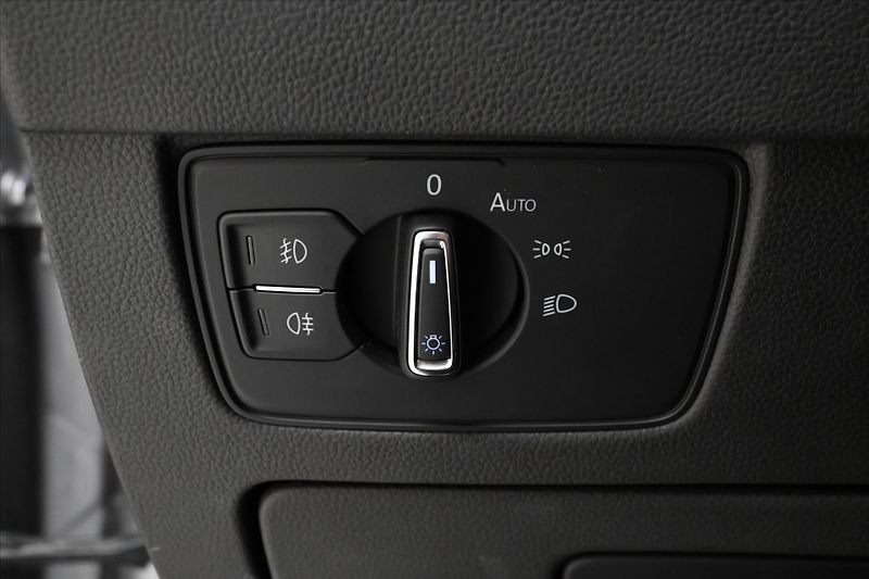 Volkswagen Passat 2,0 TDI 147kW DSG Elegance Zár - fotka 21 z 25