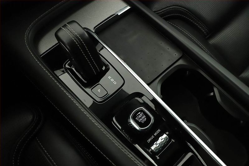 Volvo XC90 (2020) B6 AWD - fotka 10 z 31