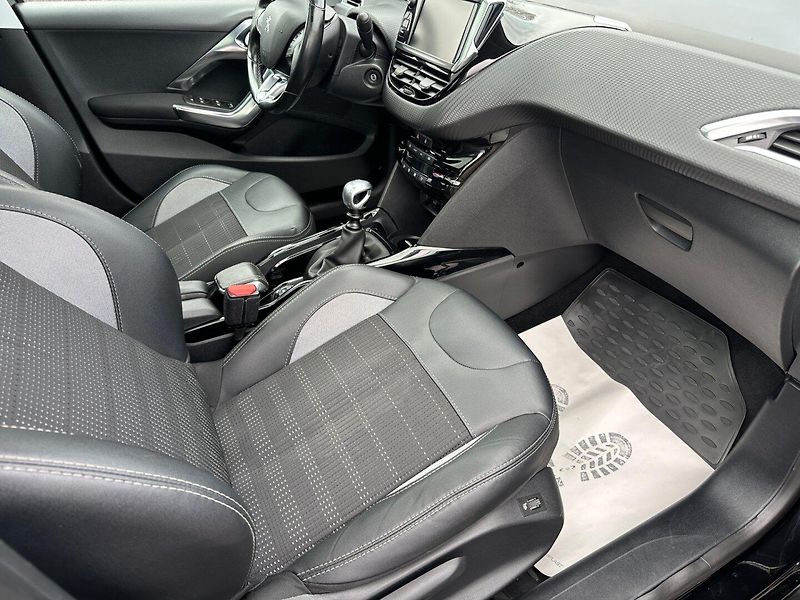 Peugeot 2008 (2017) 1.6Hdi 88kw Allure - fotka 15 z 24