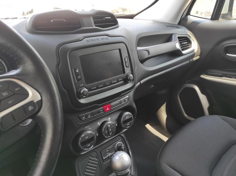 Jeep Renegade 1.4MultiAir, Limited, Tempomat - fotka 12 z 48