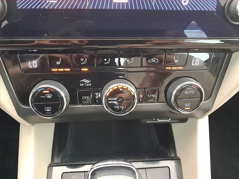 Škoda Octavia (2018) 1.0 TSI, Tempomat - fotka 16 z 19