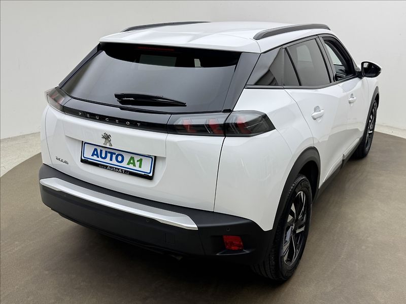 Peugeot 2008 1,2 DPH VÝHŘEV ALLURE+ 1MAJ ČR - fotka 4 z 42