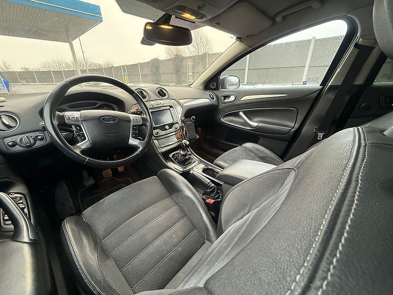 Ford Mondeo 2,0 TDCI GHIA KOMBI - fotka 11 z 17