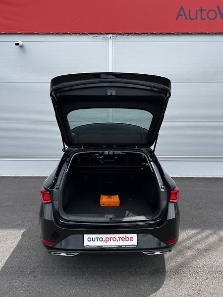 Seat Leon 2.0TDI 110kW DSG FR-Line DPH  - fotka 25 z 25