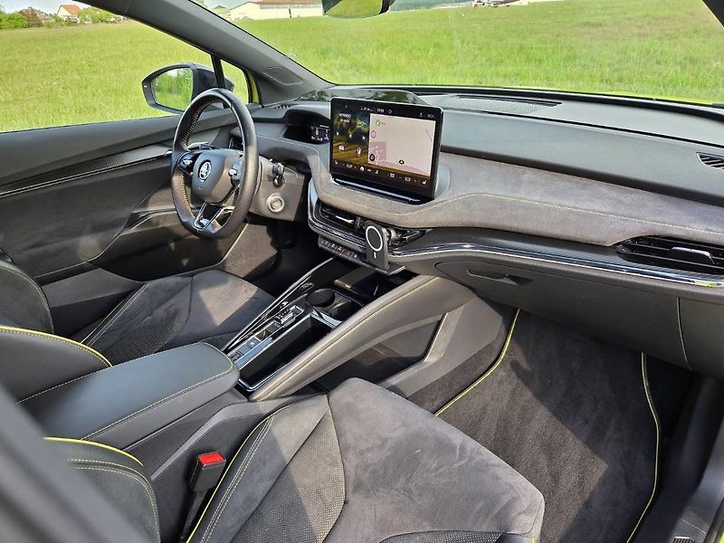 Škoda Enyaq (2022)  RS 80 220kw-4x4-TEPELKO-DPH - fotka 12 z 18