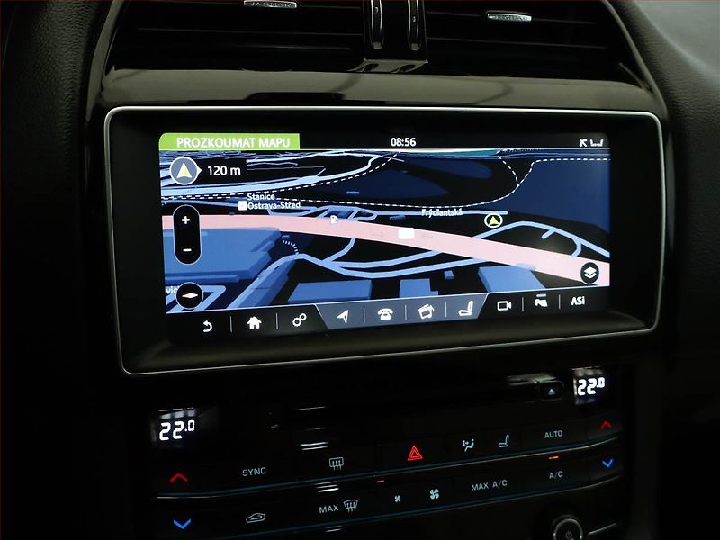Jaguar F-Pace (2016) 20d AWD, Automat, Serv.kniha - fotka 16 z 18