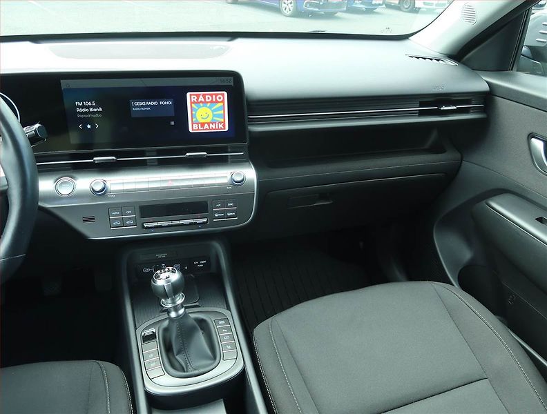 Hyundai Kona (2025) 1.6 T-GDI - fotka 8 z 17