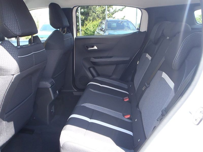 Opel Frontera Hybrid GS 1.2 Turbo 81kW - fotka 11 z 30