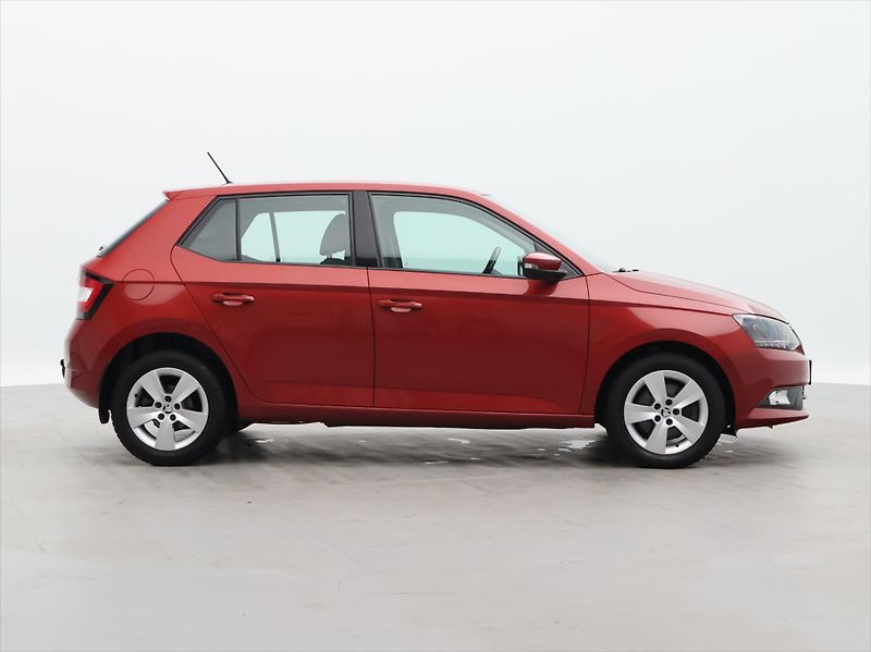Škoda Fabia 1,2 TSI 81kW CZ Klima TažnéLED - fotka 8 z 29
