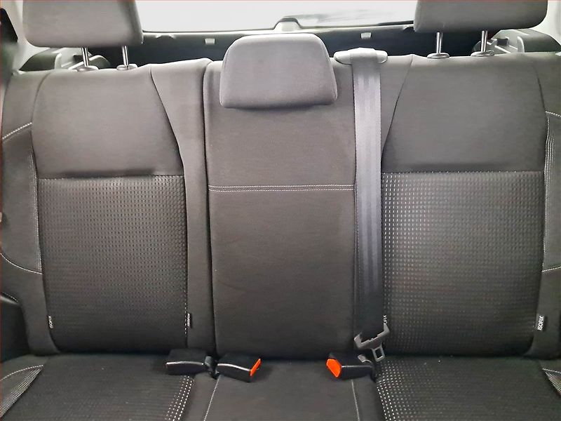 Peugeot 208 (2017) 1.6 BlueHDi, Serv.kniha, Navi - fotka 10 z 17