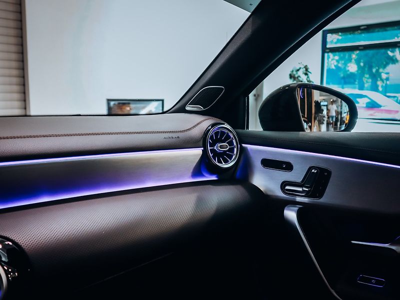 Mercedes-Benz Třídy A A 35 AMG 4MATIC - fotka 18 z 25