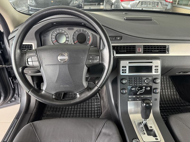Volvo S80 D5 AUT*136kW*Nav*Tažné*TopStav - fotka 12 z 28