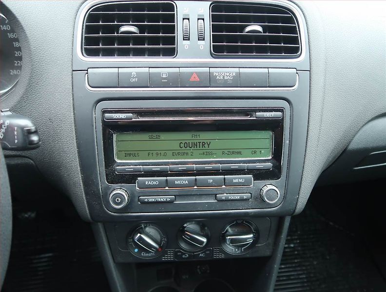 Volkswagen Polo (2010) 1.2 12V, Serv.kniha - fotka 12 z 14