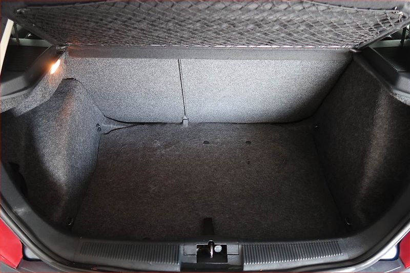 Škoda Fabia (2005) Ambiente 1.4 16V, nová STK - fotka 13 z 15