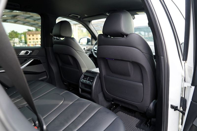 BMW X5 30d xDrive, Mpaket/21/Led - fotka 32 z 42