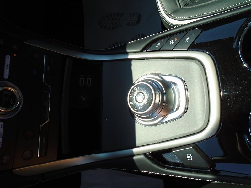 Ford S-MAX 2.0 EcoBlue 140kW 8AT Vignale - fotka 28 z 49