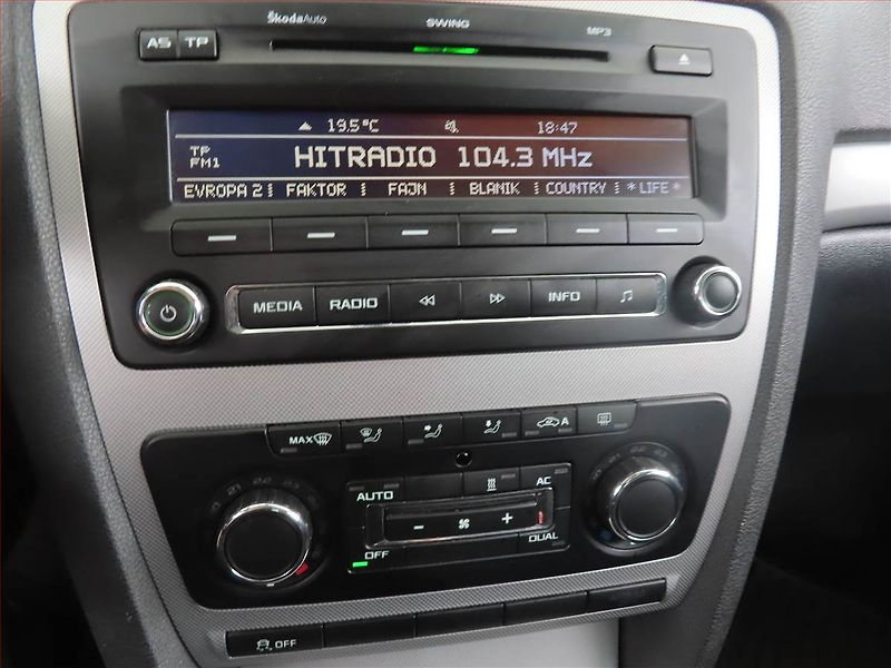 Škoda Octavia (2010) 1.2 TSI, Xenony, Tempomat - fotka 12 z 15
