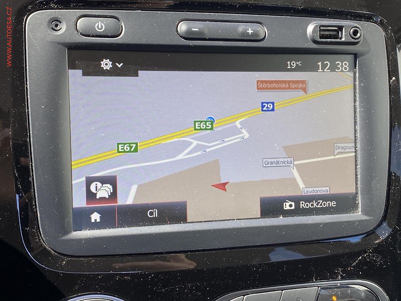 Renault Captur (2019) 1.3 TCe, ČR, Limited, navi, - fotka 16 z 18