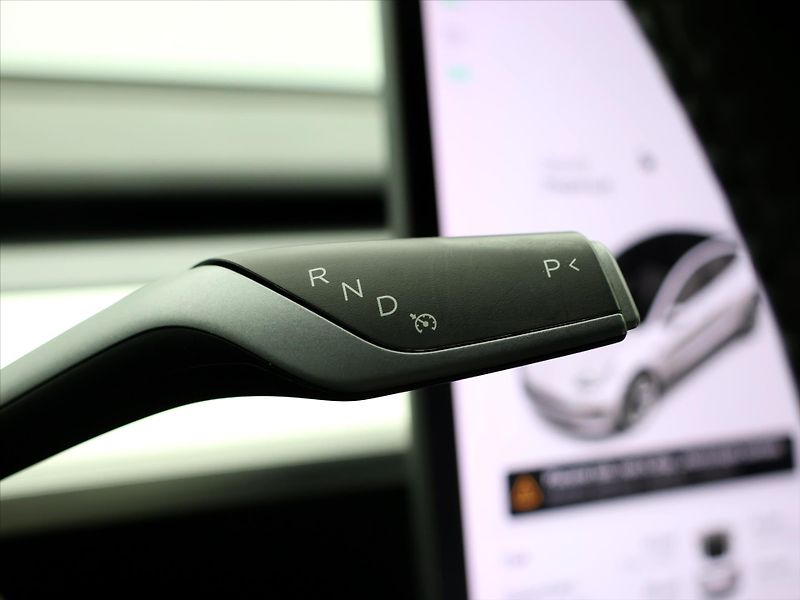 Tesla Model 3 LongRange AWD SOH90,6% DPH - fotka 20 z 33