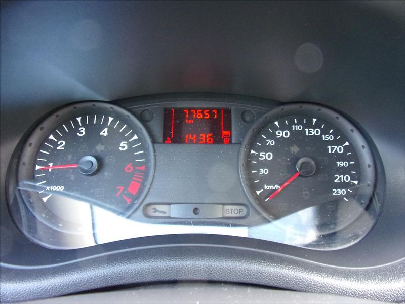 Renault Clio 1,2 - fotka 17 z 21