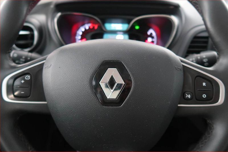 Renault Captur (2017) 1.2 TCe, Navi, Tempomat - fotka 16 z 19