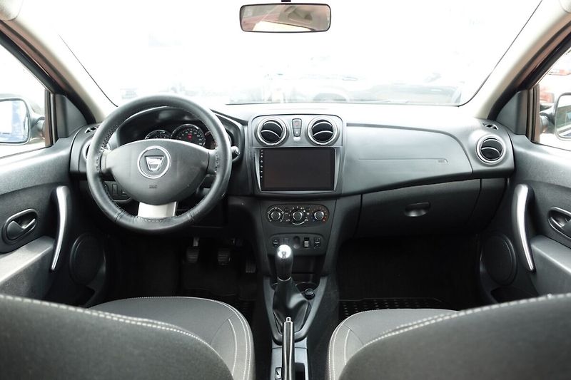 Dacia Logan 0.9 TCe 66 kW S&S MCV Arctica - fotka 13 z 27