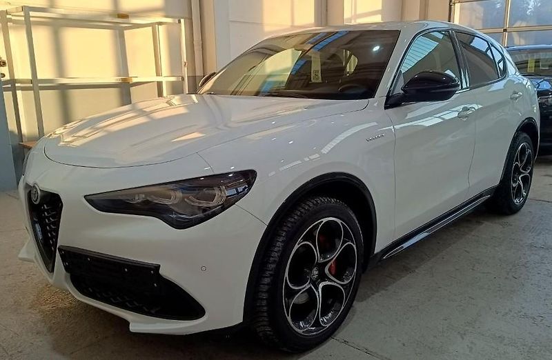 Alfa Romeo Stelvio 2.2 Diesel 16V 154kW Veloce - fotka 1 z 13