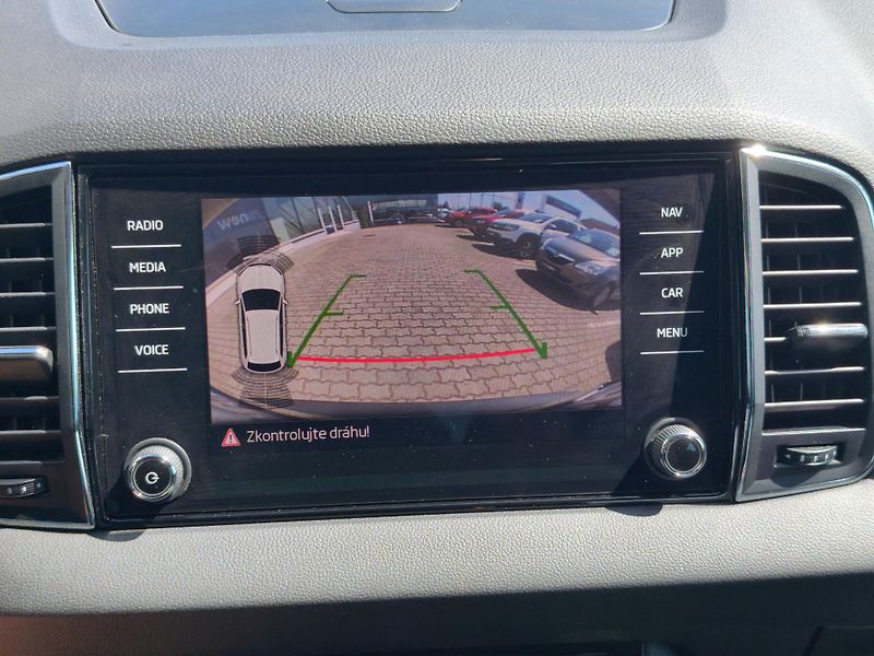 Škoda Karoq 2018 ČR 1.6 TDI DSG STYLE  - fotka 15 z 34