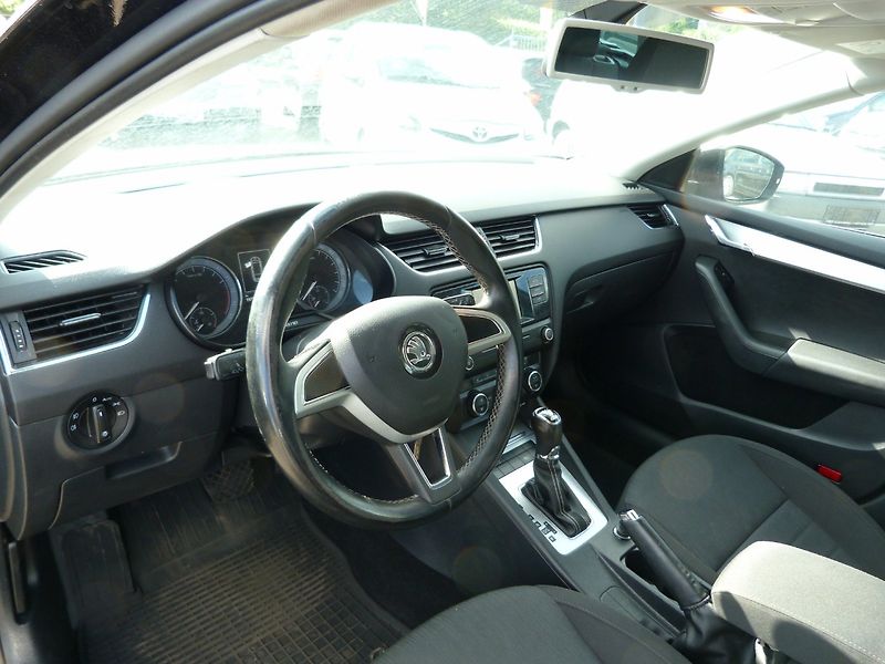 Škoda Octavia 2.0 TDI - fotka 9 z 18