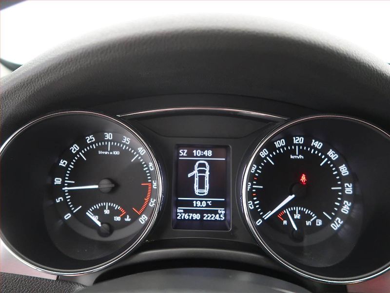 Škoda Superb (2013) Ambition 1.6 TDI, Serv.kniha - fotka 11 z 18