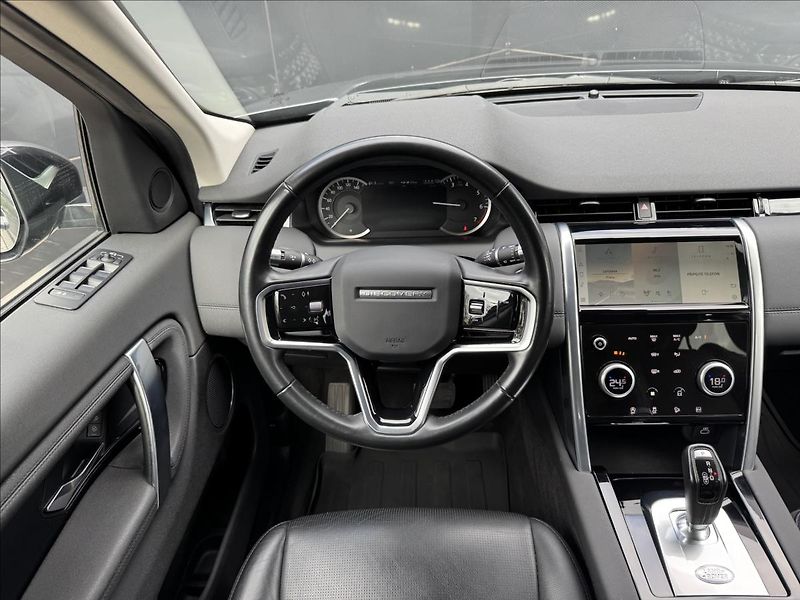 Land Rover Discovery Sport 1,5 P300e S AT AWD ČR DPH - fotka 16 z 31