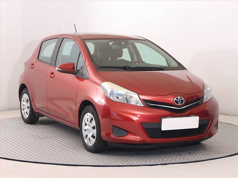 Toyota Yaris (2011) 1.0 VVT-i, Serv.kniha - fotografie inzerátu