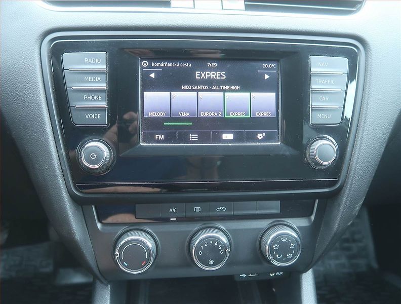 Škoda Octavia (2015) Ambition Plus 1.6 TDI 4x4 - fotka 12 z 15