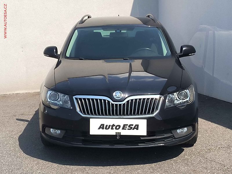 Škoda Superb (2013) 2.0 TDi 4x4, ČR, Bixen, navi - fotka 2 z 19