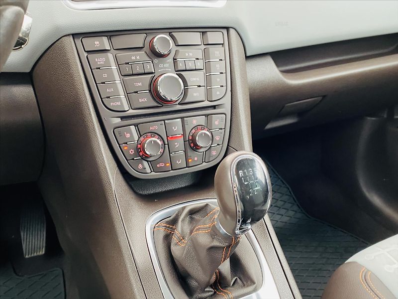 Opel Meriva 1,4 i 74 kW Digi Klima Cosmo - fotka 19 z 24