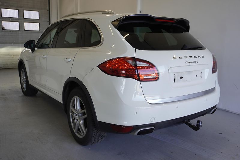 Porsche Cayenne 3,0 S E-HYBRID 4WD AUT. - fotka 7 z 20