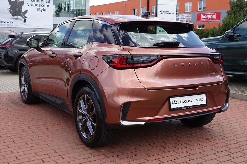 Lexus LBX 1,5 HEV Elegant Tech - fotka 7 z 35