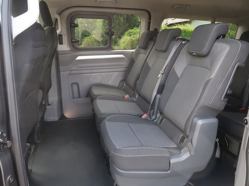 Volkswagen Caravelle (2026) LIFE 2.0TDI 125KW 4x4 DSG 8MÍS - fotka 29 z 31