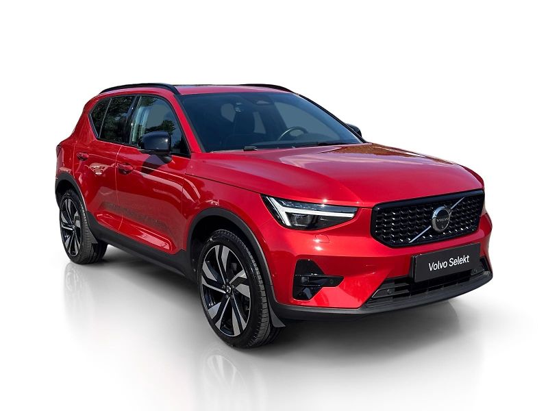 Volvo XC40 B4 FWD ULTRA // REZERVACE  - fotka 8 z 46