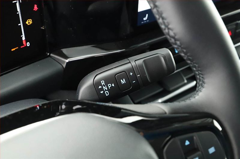 Ford Tourneo Custom (2025) 2.0 EcoBlue - fotka 12 z 23