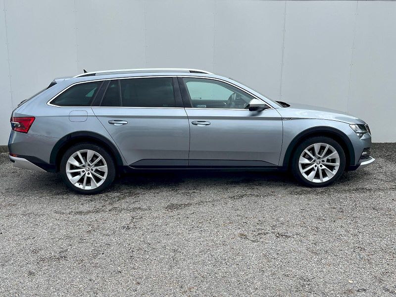 Škoda Superb (2019) 2.0 TDI 140kW Scout Combi 4x4 - fotka 28 z 29