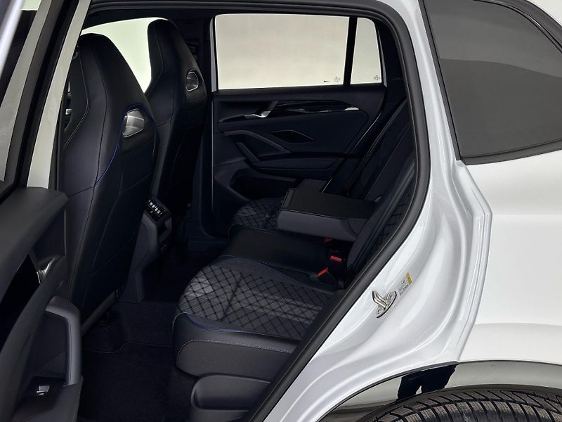Volkswagen Tiguan (2025) R-Line - fotka 8 z 30