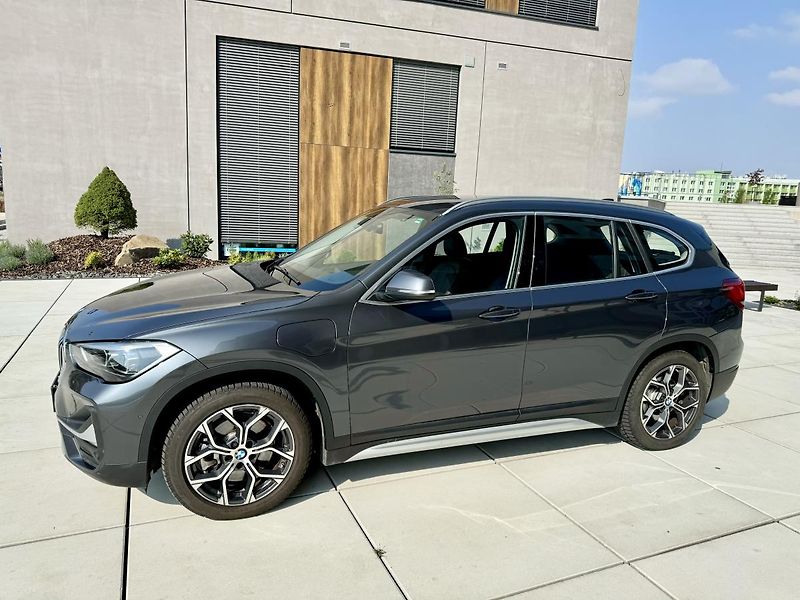 BMW X1 (2020) xDrive 25e AUT Plug in Hybrid - fotka 24 z 25