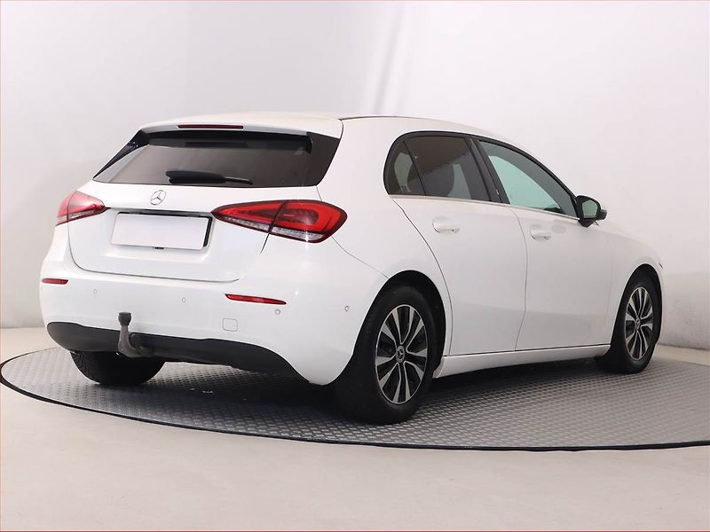 Mercedes-Benz Třídy A (2019) A 180 d, Automat, Kůže, Navi - fotka 5 z 27
