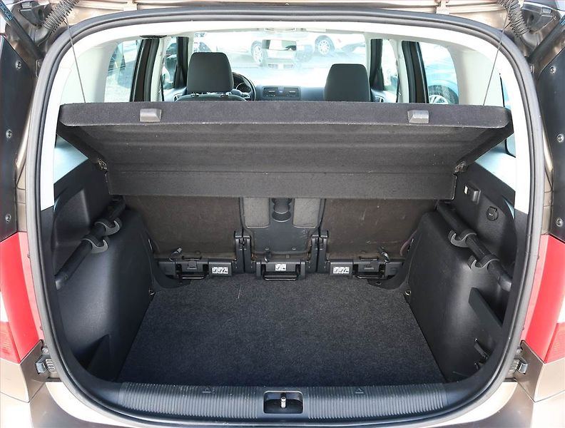 Škoda Yeti (2015) 1.6 TDI, Tempomat - fotka 13 z 17