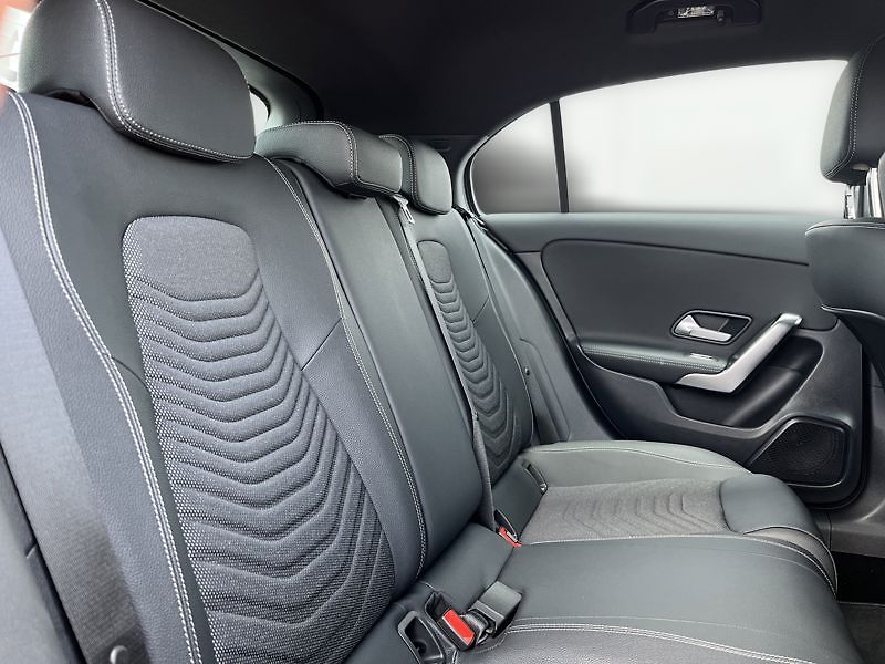 Mercedes-Benz Třídy A A-Třída 180 Progressive Editio - fotka 20 z 21