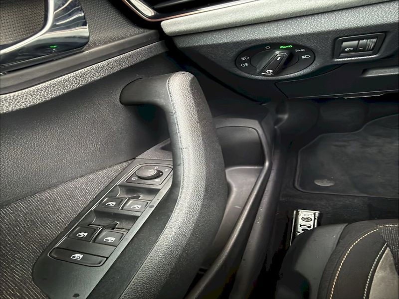 Škoda Kamiq (2025) SELEC TSI 85/1.0 M6F - fotka 19 z 23