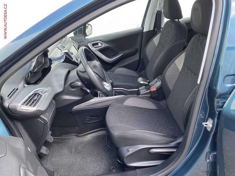 Peugeot 2008 (2018) 1.2 PT, 1.maj,ČR, Active - fotka 9 z 16
