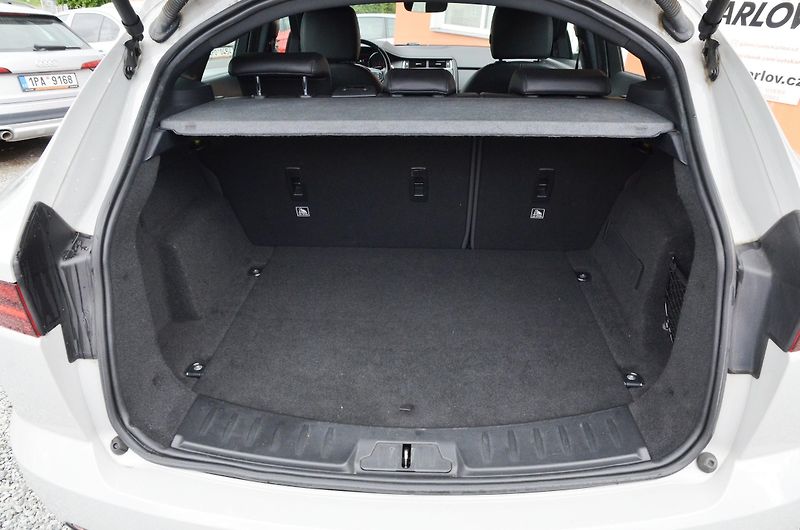 Jaguar E-Pace (2018) 2.0 D 132kW S AWD AT 1.MAJITEL - fotka 40 z 43